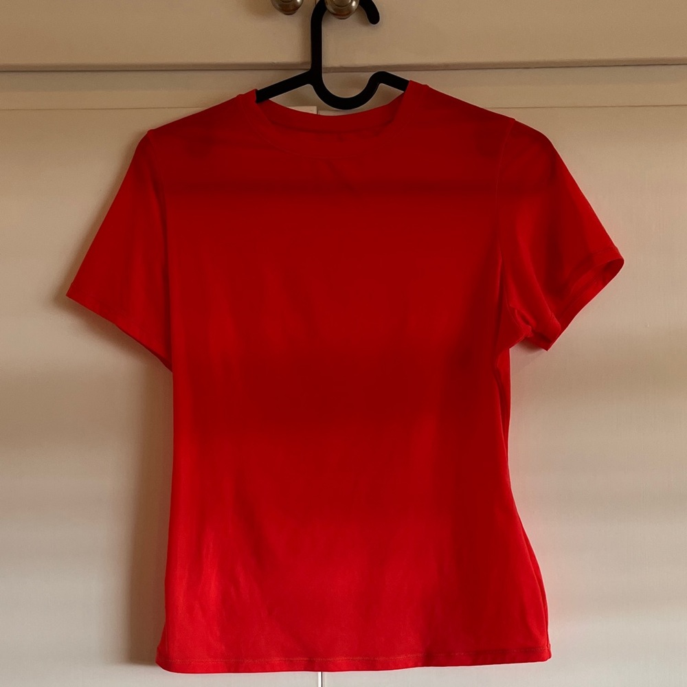 SKIMS Fits Everybody Short Sleeve Red Tshirt Medium
